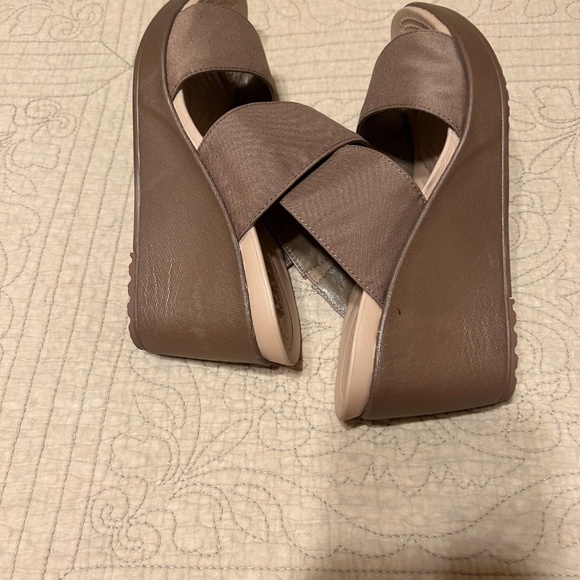 Crocs Wedge Heel  Sandals - Picture 4 of 7